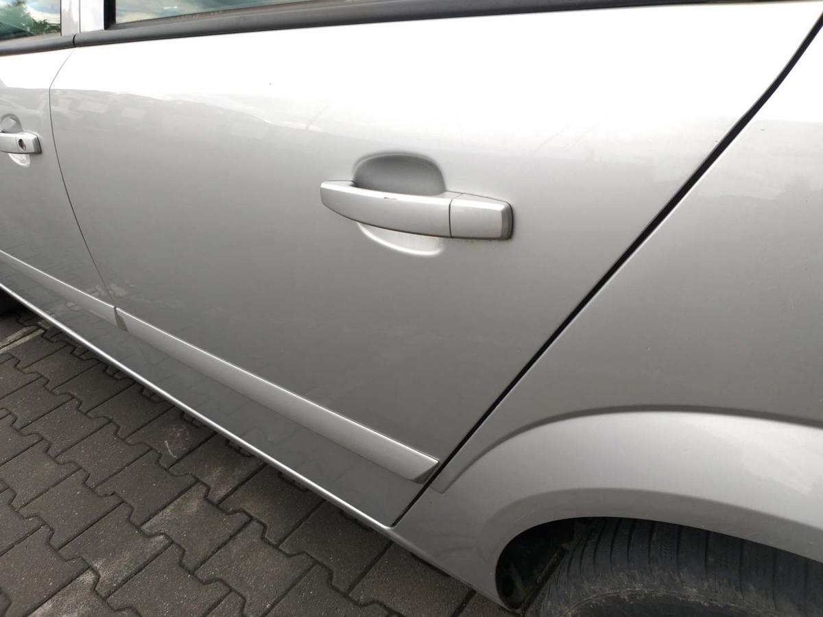 Opel Astra H original Tür hinten links Z157 Starsilber Kombi Bj.2007